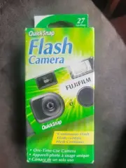 Fujifilm Quicksnap 35mm single Use Smart Flash Camera 27 Exposures Exp 07/25 NOS