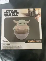 STAR WARS THE CHILD GROGU SALT & PEPPER SHAKER SET MANDALORIAN MINI IN HAND