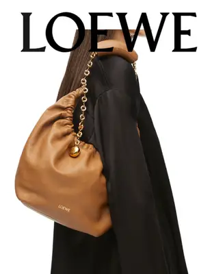 2023 秋新款 LOEWE 斜背包 Small Squeeze bag in nappa lambskin