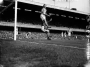 Huddersfield Town Bill McGarry heads clear 1951 Soccer Old Photo