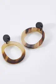 Shell Circle Earrings--ZOD-CO112-S20