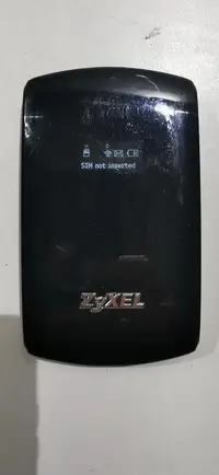 在飛比找露天拍賣優惠-二手 ZYXEL WAH7706 LTE_GT 4G分享器