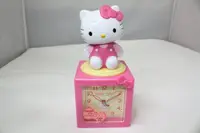 在飛比找樂天市場購物網優惠-大賀屋 hello kitty 公仔 時鐘 搖擺 擺設 鐘 