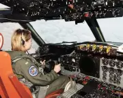 NAVY P-3 / P3-C ORION COCKPIT AND PILOT PHOTOGRAPH PHOTO PRINT