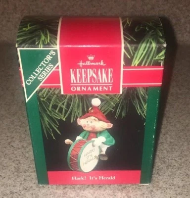 HALLMARK KEEPSAKE ORNAMENT ~ Hark! It’s Herald. Elf 1990 Christmas NOS