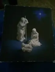 Vintage 1981 Avon Nativity Collectible Holy Family Mary Joseph Baby Jesus Manger