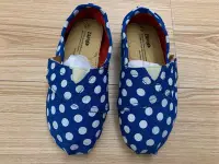 在飛比找Yahoo!奇摩拍賣優惠-ZAPI Taiwan 西班牙幼童藍底白點休閒鞋 EUR27