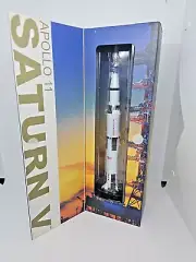 Dragon 11017 - 1/400 Scale Model Kit APOLLO 11 SATURN V ROCKET MODEL ！
