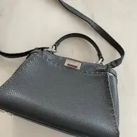 在飛比找PopChill優惠-[二手] FENDI Peekaboo 灰色中號