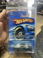 2006 Hot Wheels Bugatti Veyron Silver/Blue #144 J8000 w/Cover Case