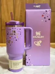 Stanley x Olivia Rodrigo Quencher H2.0 FlowState Tumbler 40 OZ In Hand Fast Ship