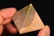 *MOOKAITE* Pyramid 4cm 65.2g Australian Natural Healing Crystal, Strength