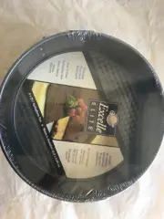 Wilton-Excelle Elite Springform Pan Round 9" x 2 3/4" W414