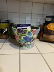Temp-Tations Figural Floral Trufle Bowel