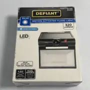 New Defiant Motion Activated Flood Light 1009175700 K40425 Black Sealed 320 Lume