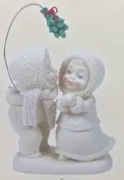Dept 56 Snowbabies Mistletoe Kisses Figurine 6014137 BRAND NEW