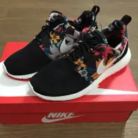 在飛比找蝦皮購物優惠-@SIX@WMNS NIKE ROSHE ONE PRINT