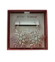 Betsey Johnson Gold Tone Snowflake Drop Dangle Earrings Crystal Christmas Winter