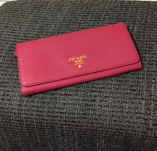 義大利製🇮🇹【PRADA】桃紅色防刮牛皮經典長夾