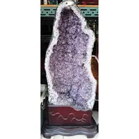 在飛比找蝦皮購物優惠-【免運】巴西天然大紫水晶洞(69.8公斤)含木座，高97公分