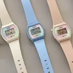 【WANGT】【CASIO 卡西歐】CASIO手錶 方形錶 女錶 電子錶 卡西歐復古錶 漸層面盤 LW-205H