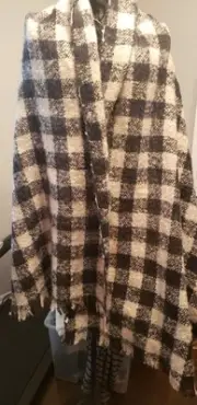 Black & White Buffalo Check Long Scarf - NWT