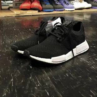 adidas Consortium SNEAKER EXCHANGE - INVINCIBLE x A Ma Maniere NMD_R2 S.E. 三方聯名 黑色 黑白 CM7879