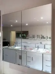 600mm Bevelled Edge Shaving Cabinet with 2 Mirror Doors