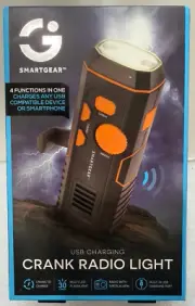 Smartgear USB Charging Crank Radio Light - Flashlight/FM Radio/Siren Alarm - NIB