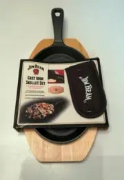 NEW!!! Jim Beam Cast Iron Skillet, Fajita Pan w Handle Mitt & Wooden Trivet