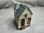 Vintage old time house one piece salt and pepper shaker set Very Good Condition