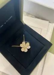 BN RARE✨Van cleef arpels VCA 2023 Frivole 18K Yellow Gold Diamond Large Pendant