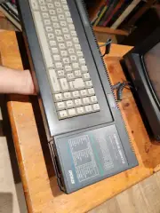 Amstrad Cpc 6128 clavier AZERTY 100 % Fonctionnel vendu sans écran et disquette