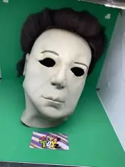 HALLOWEEN 2 THE REVENGE OF MICHAEL MYERS Horror MASK Universal Studios Post Rare