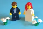 NEW LEGO WEDDING RED HAIR BRIDE AND BROWN HAIR GROOM IN DARK BLUE TUX, BOWTIE