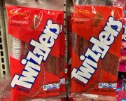 Twizzlers ~ Zero Fat~ Strawberry Twists Candy Licorice 5oz bag ~ Lot of 2