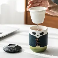 在飛比找momo購物網優惠-【Life shop】熊貓大俠茶水分離杯/附收納包(交換禮物
