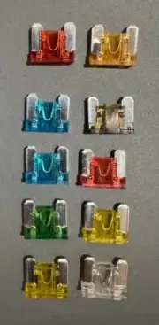 FIT SKODA 10x Fuse Kit - Mini Blade Fuses Automotive (Low Profile Micro Fuse)