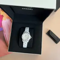 在飛比找PopChill優惠-[二手] ::CHANEL:: J12 H5703白陶瓷12