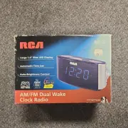 RCA Model: RP-3720A Radio Alarm Clock-2004-AM/FM-Blue LED-Tested Works