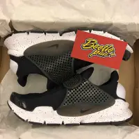 在飛比找Yahoo!奇摩拍賣優惠-男生 BEETLE NIKE SOCK DART 黑白 潑墨