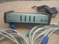 在飛比找Yahoo!奇摩拍賣優惠-ATEN 4埠PS/2 VGA KVM多電腦切換器(CS84