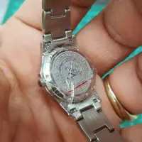 在飛比找Yahoo!奇摩拍賣優惠-＜膠膜未撕＞高級 女錶 中性錶 要不要拼一下 錶帶就值500