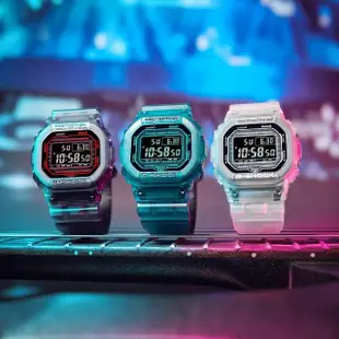 【CASIO 卡西歐】G-SHOCK 街頭潮流半透明藍牙電子手錶 母親節 禮物(DW-B5600G-2)