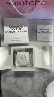 OMEGA X Swatch s033w700 White Snoopy Mission To Moonphase Speedmaster Unworn