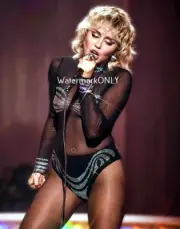 Super HOT & SEXY Singer "Miley Cyrus" "LEGGY" "Pin-Up" PHOTO! #(28)