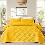 JYHOPE Ultrasonic Reversible Quilt Set with 1 Quilt and 2 Pillow Shams, Soft and Lightweight Coverlet for All Seasons, Water and Stain Resistant Bedspread, King (Yellow,102x90)