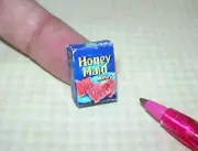 Miniature Blue BRAND GRAHAM Crackers Box (HR): DOLLHOUSE 1:12 Scale