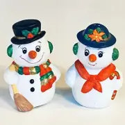 VINTAGE CHRISTMAS RUSS BERRIE CERAMIC SNOWMEN COUPLE SALT & PEPPER SHAKERs