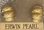 ERWIN PEARL GOLD TONE RIBBED CLAM SHELL EARRINGS NWT NEW BONWIT TELLER